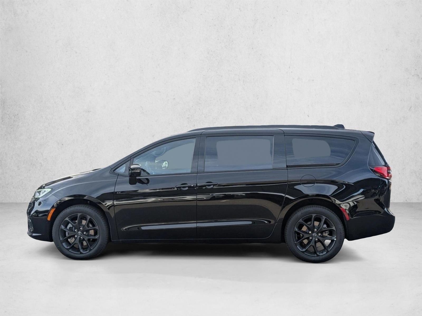 2026 Chrysler Pacifica Limited - Photo 9