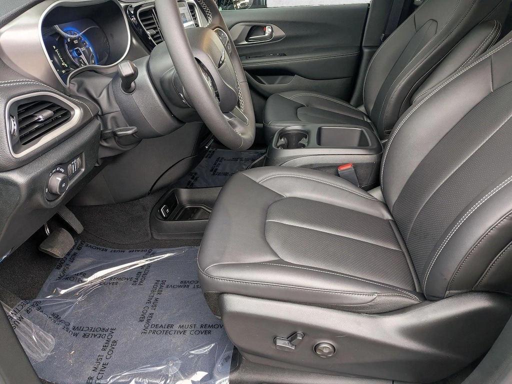 New 2026 Chrysler Pacifica Select Van Passenger Van