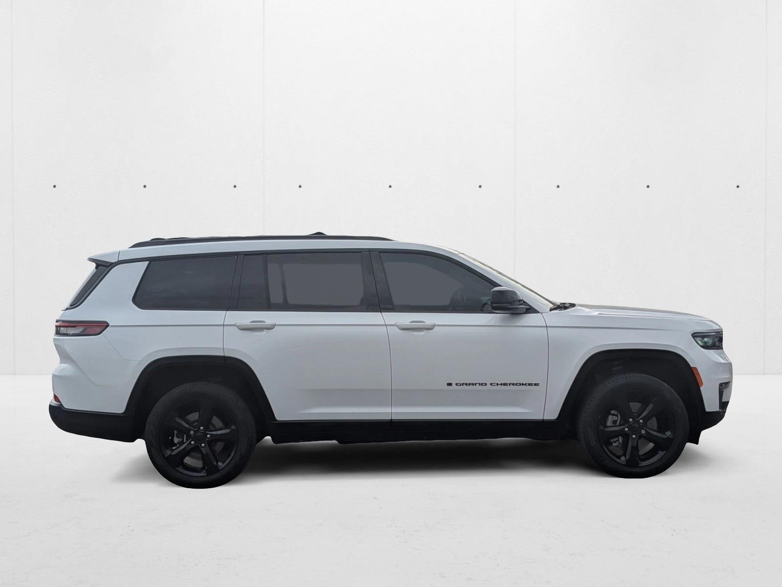 2024 Jeep Grand Cherokee Limited photo 4