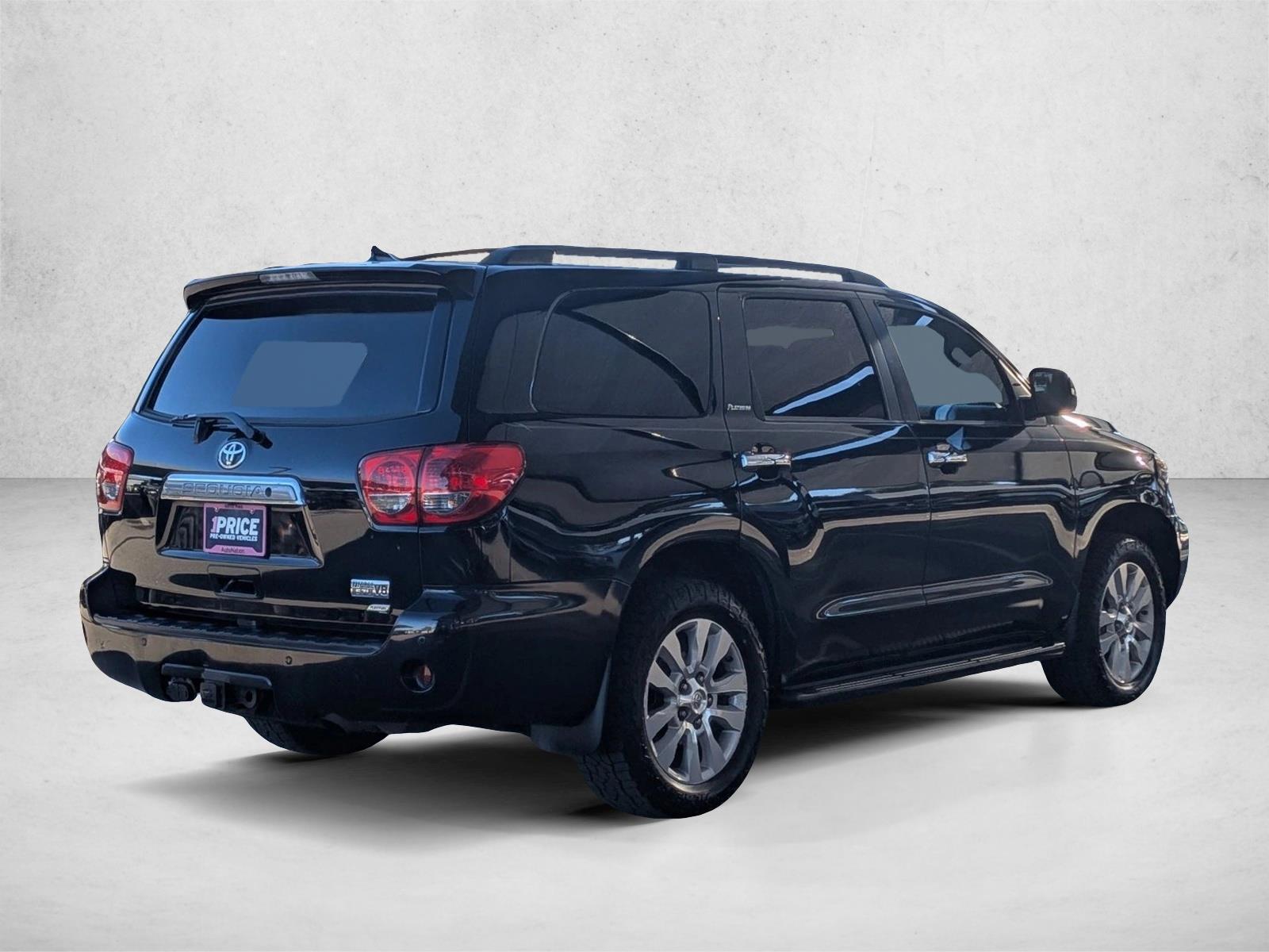 2015 Toyota Sequoia Platinum photo 4