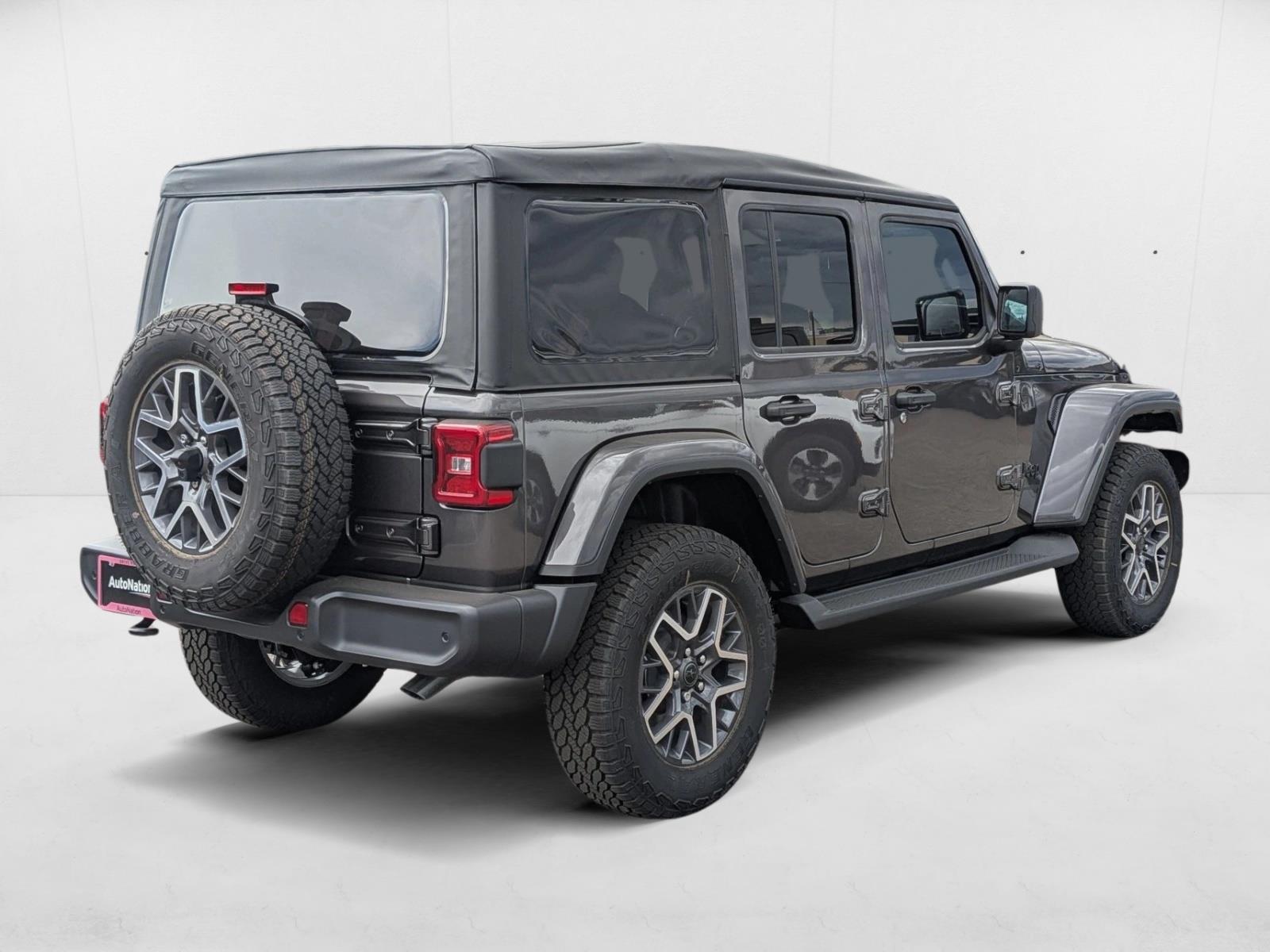 2025 Jeep Wrangler Sahara photo 2