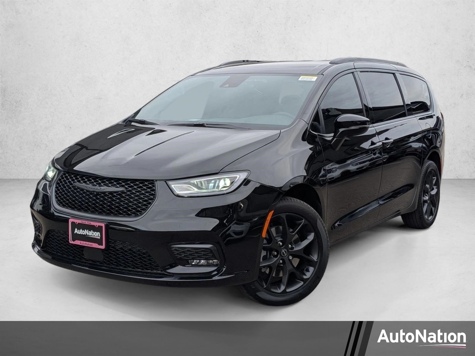 2026 Chrysler Pacifica Select AWD's photo