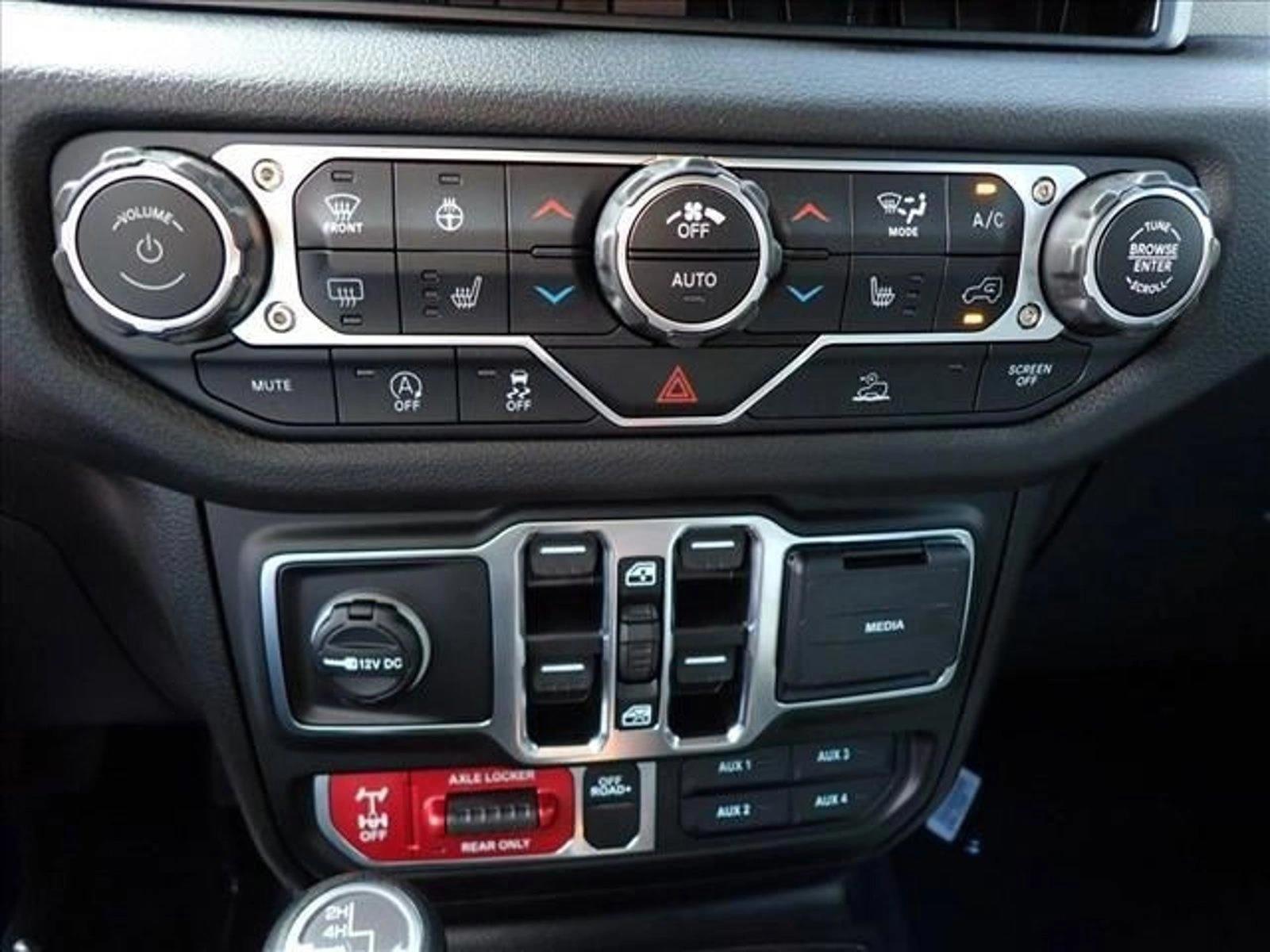 2025 Jeep Wrangler 4-Door Willys - Photo 16