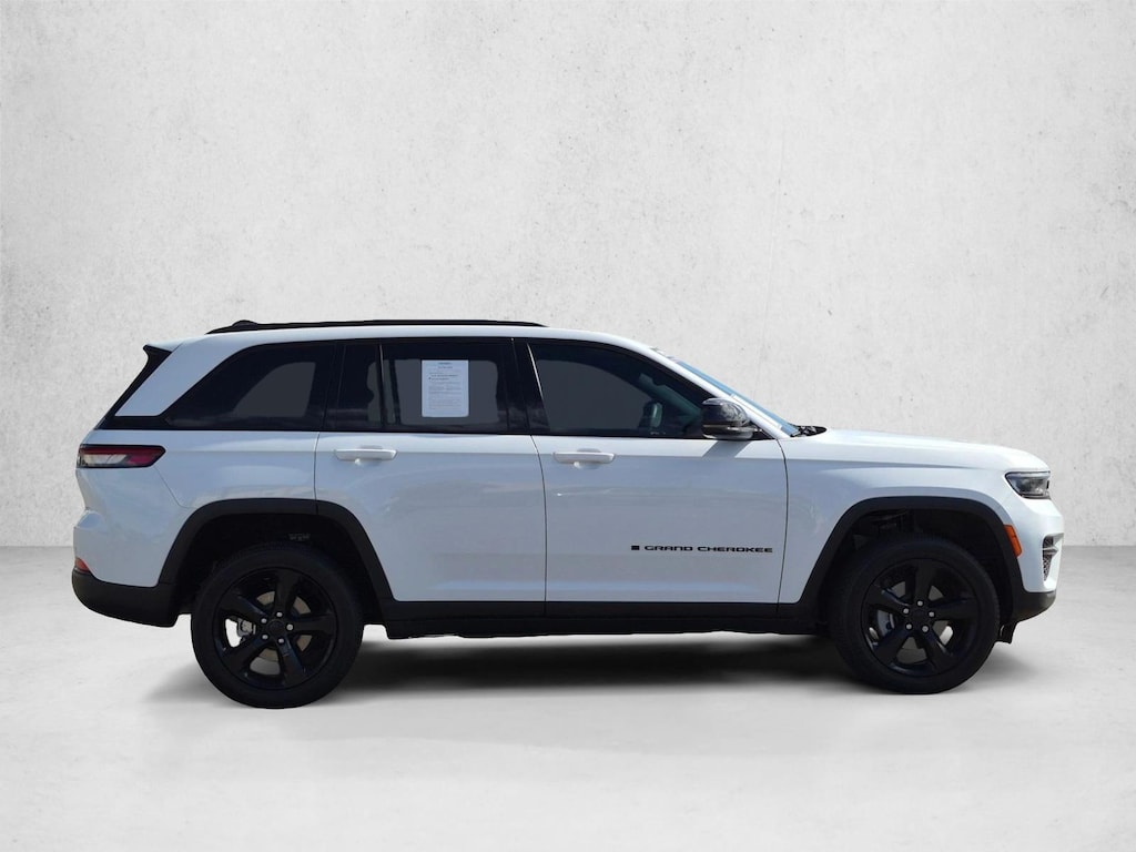 Used 2023 Jeep Grand Cherokee Altitude Sport Utility