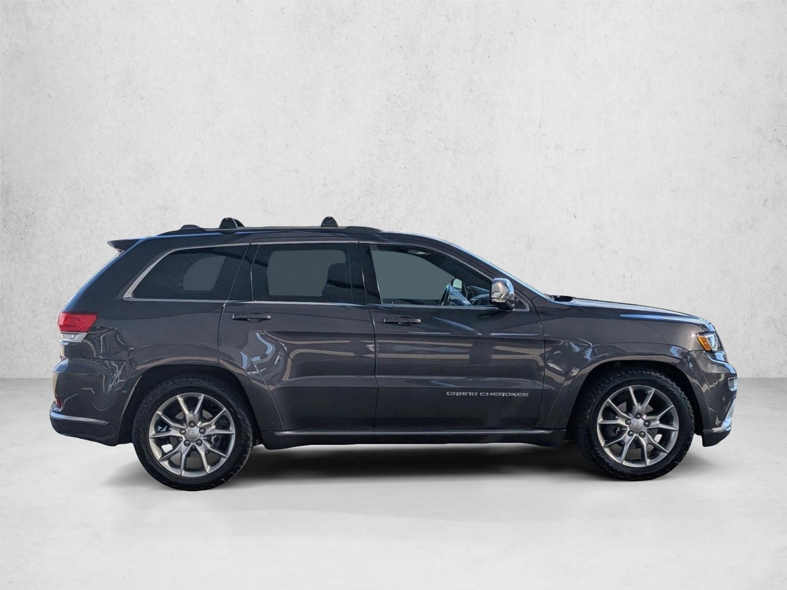 2016 Jeep Grand Cherokee Summit Sport photo 4
