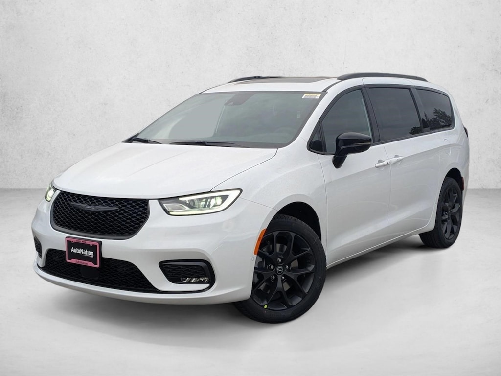 New 2026 Chrysler Pacifica Limited Van Passenger Van