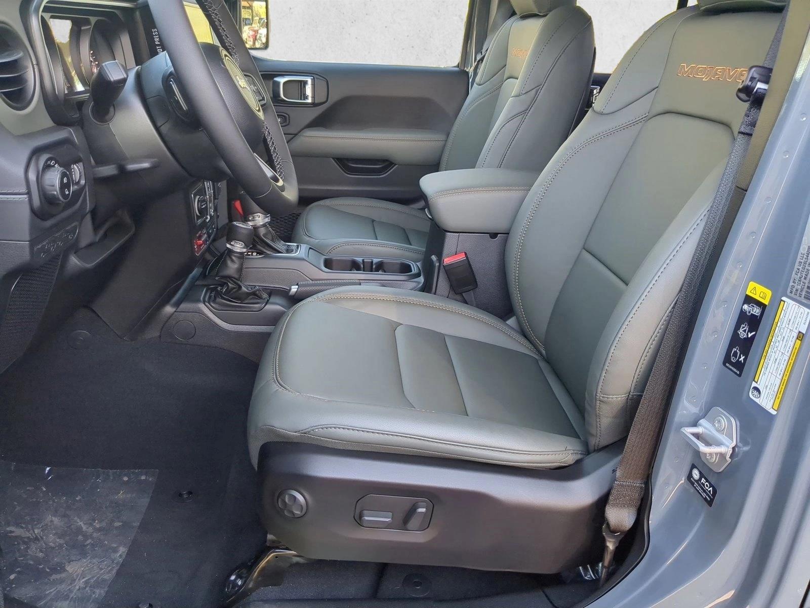 2025 Jeep Gladiator Mojave photo 4