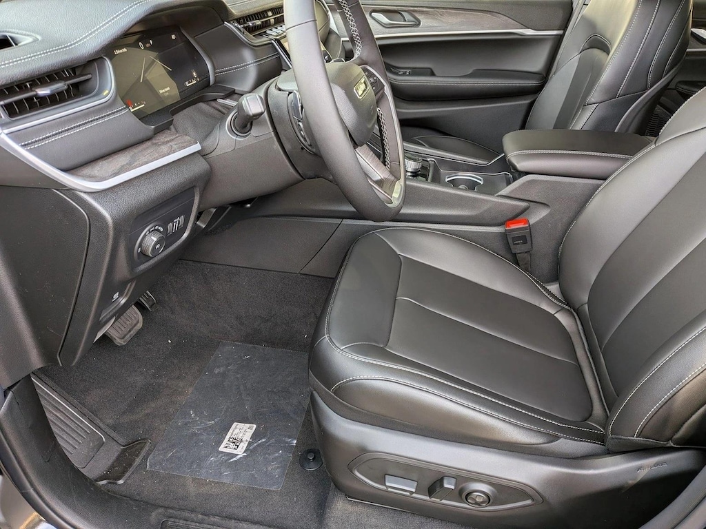 New 2025 Jeep Grand Cherokee Limited SUV