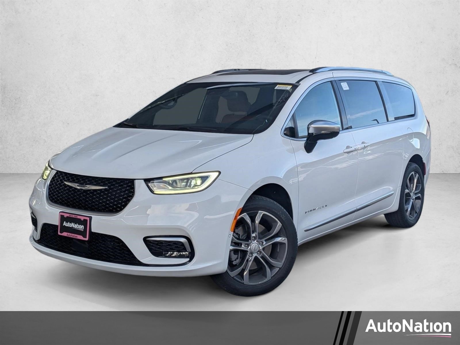 2026 Chrysler Pacifica Pinnacle AWD's photo