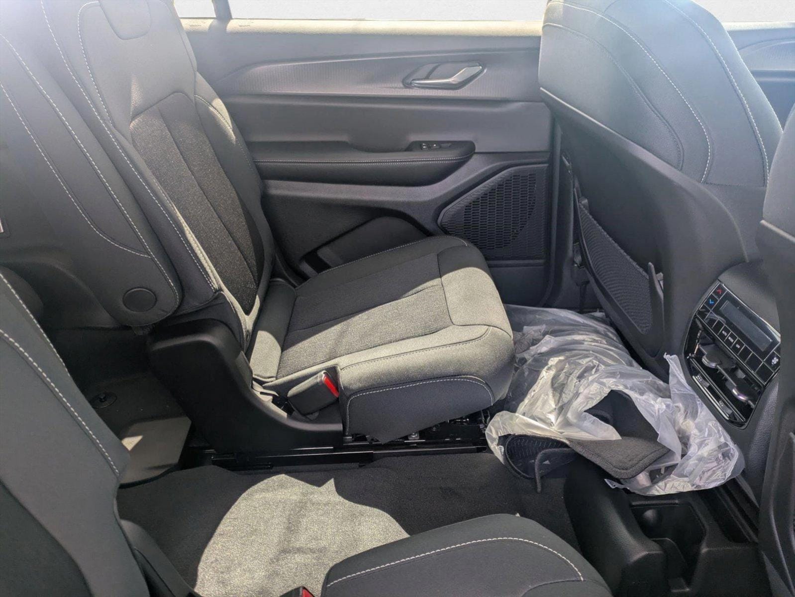 2025 Jeep Grand Cherokee L Laredo - Photo 17