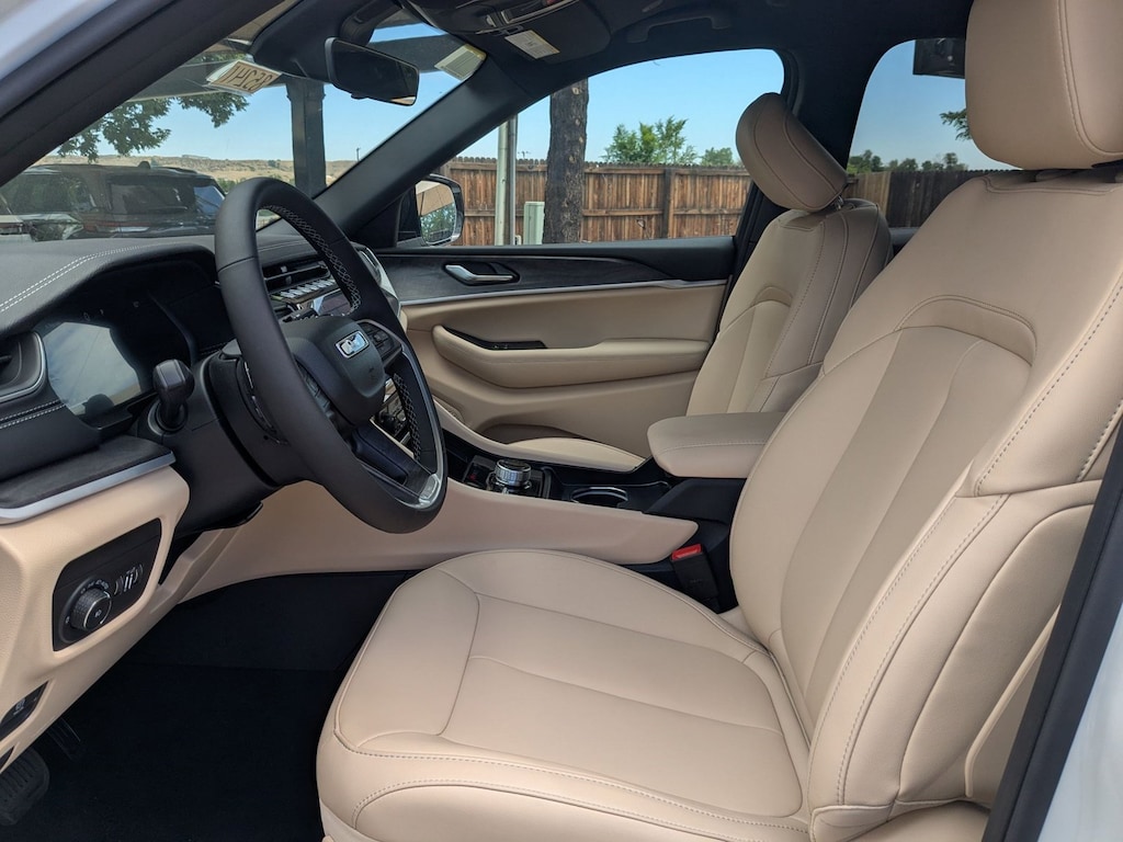 New 2025 Jeep Grand Cherokee L Limited SUV