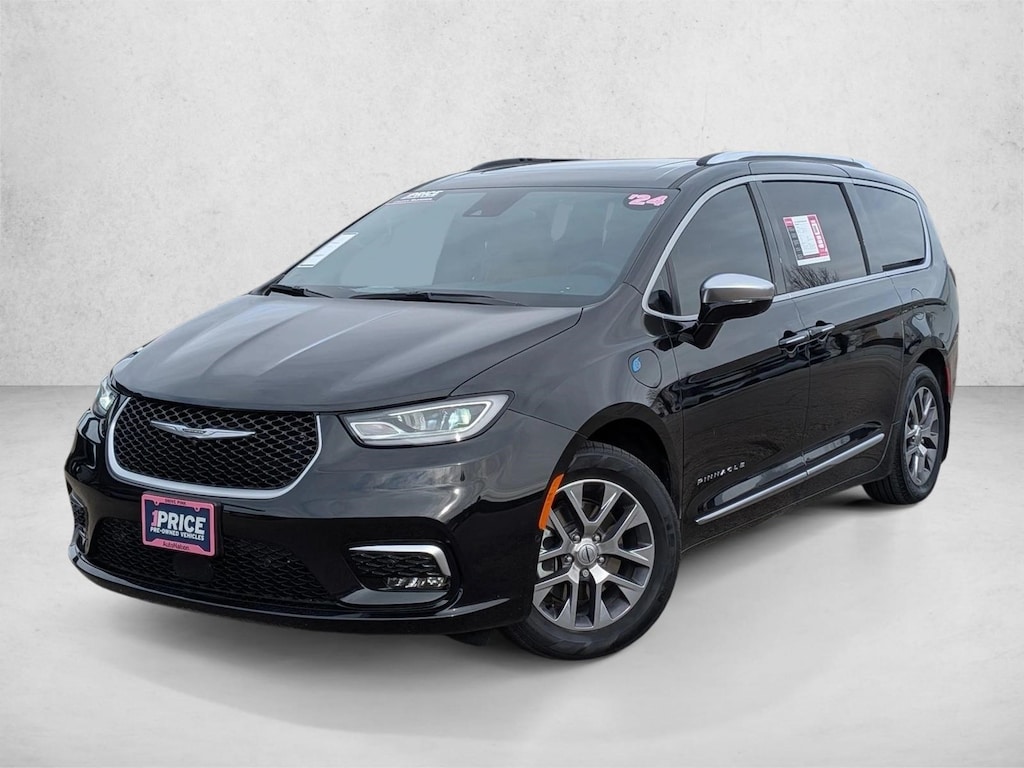 Used 2023 Chrysler Pacifica Hybrid Pinnacle Mini-van Passenger