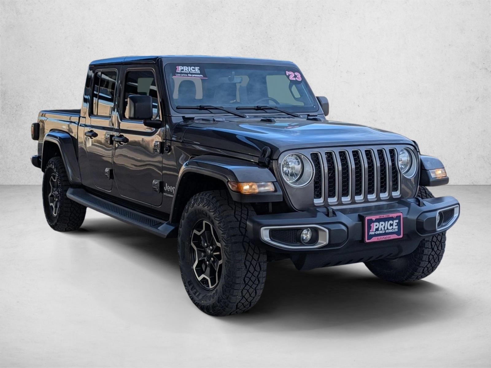 2023 Jeep Gladiator Overland photo 3