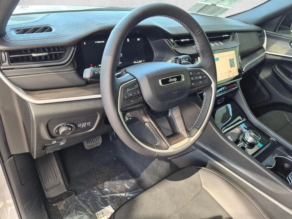 New 2026 Jeep Grand Cherokee Laredo Altitude SUV
