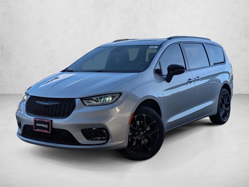 New 2026 Chrysler Pacifica Limited Van Passenger Van