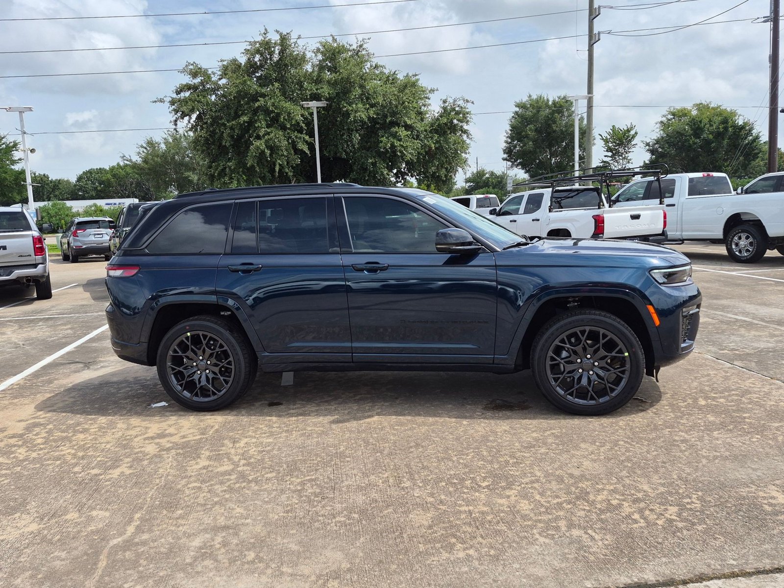 New 2026 Jeep Grand Cherokee Summit SUV