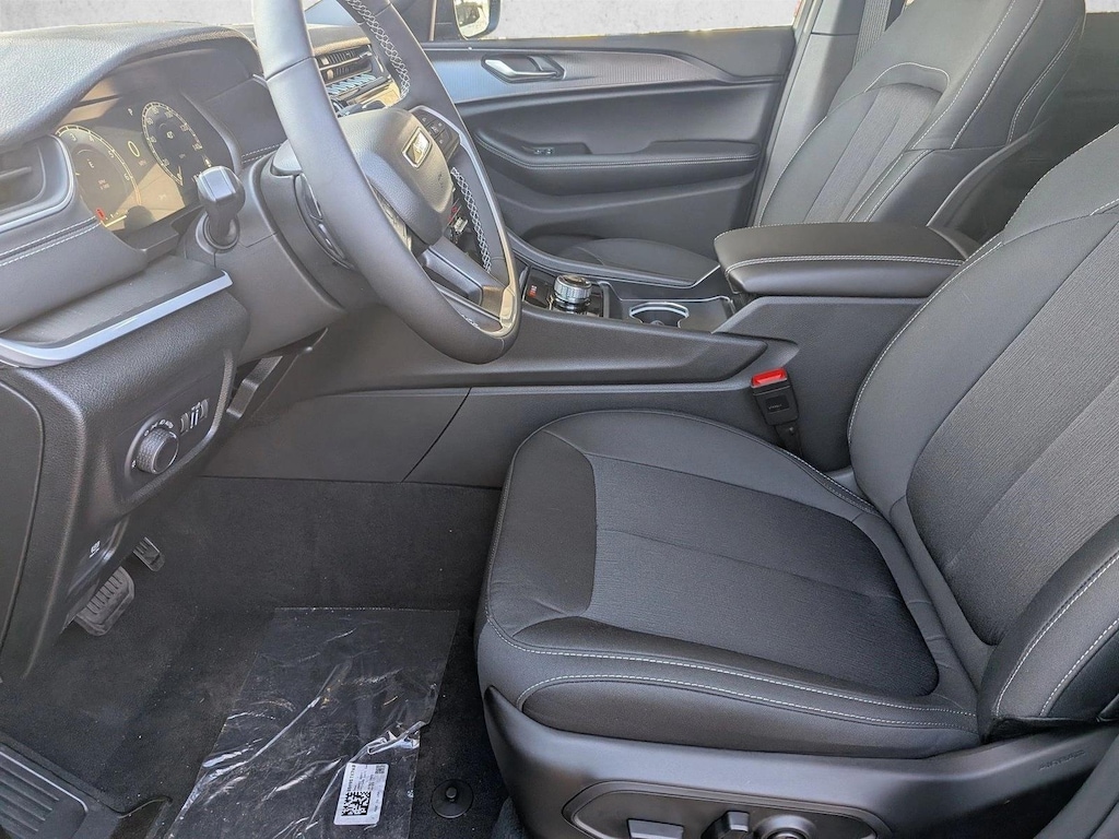 New 2025 Jeep Grand Cherokee Laredo X SUV