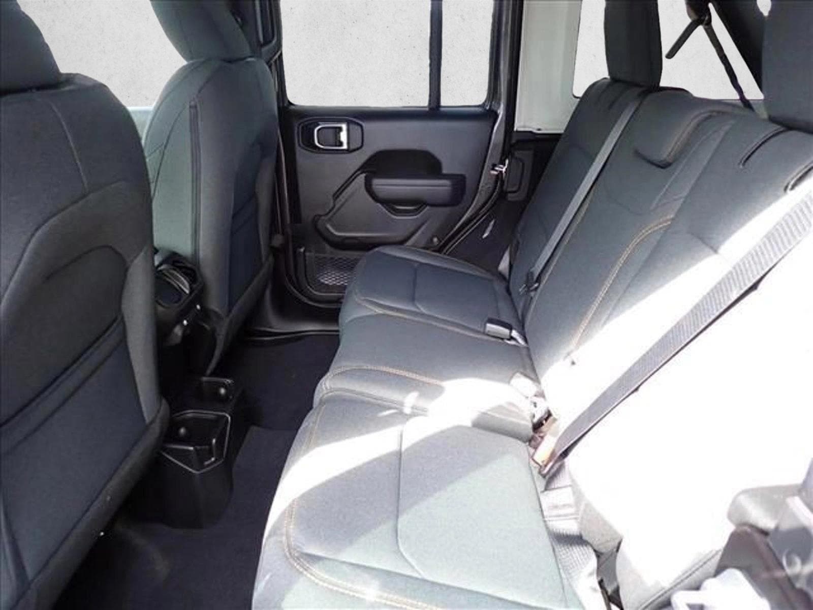 2025 Jeep Wrangler 4-Door Willys - Photo 8