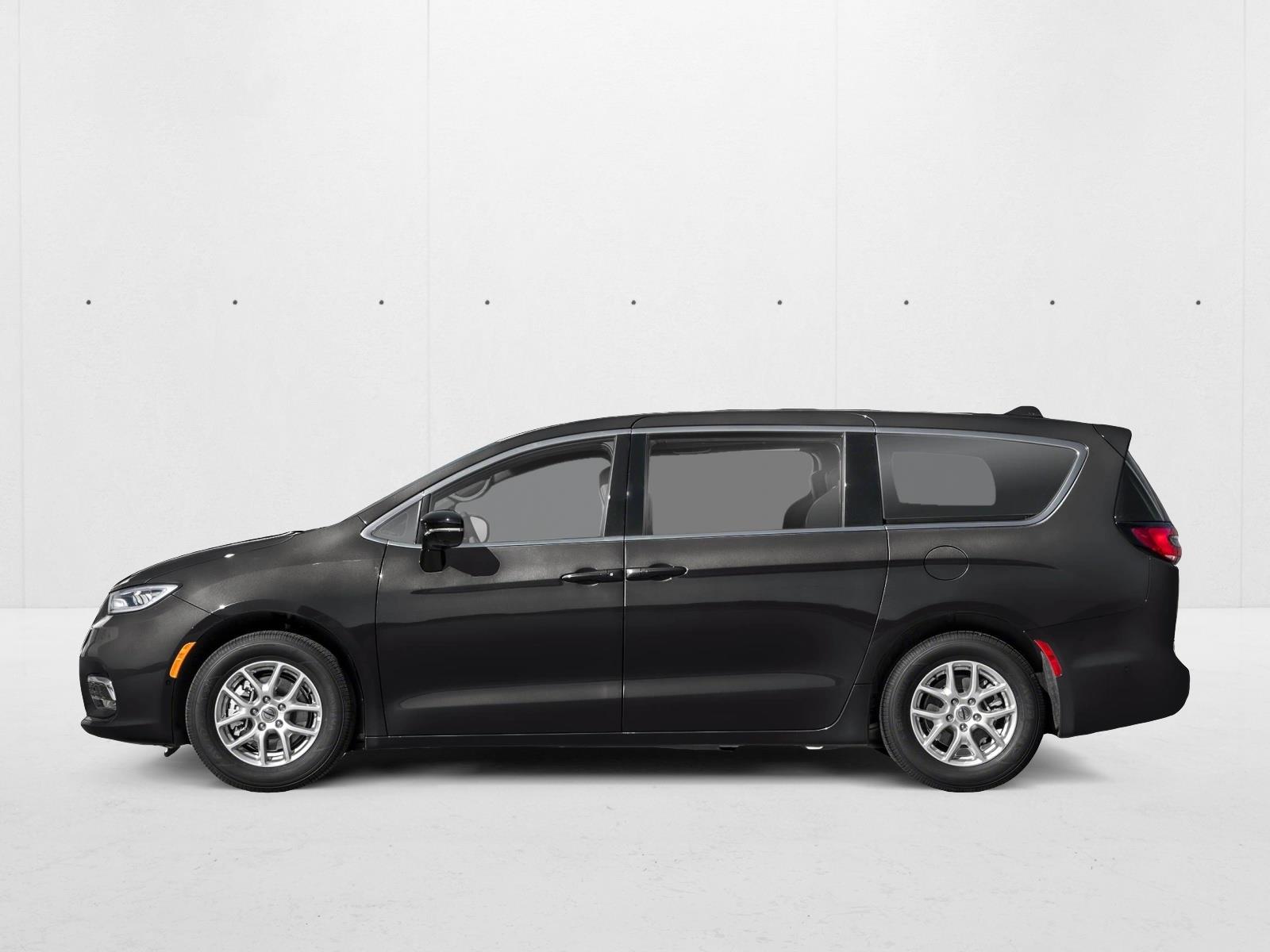 2026 Chrysler Pacifica Pinnacle photo 3