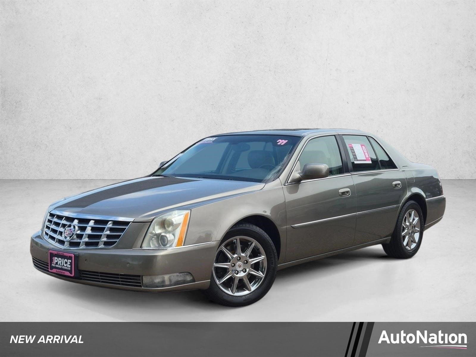 2011 Cadillac DTS Luxury Collection's photo