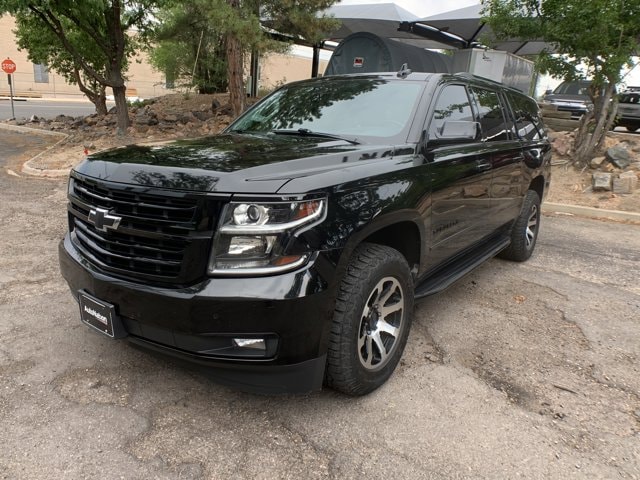 Used 2019 Chevrolet Suburban Premier with VIN 1GNSKJKJ4KR105886 for sale in Littleton, CO