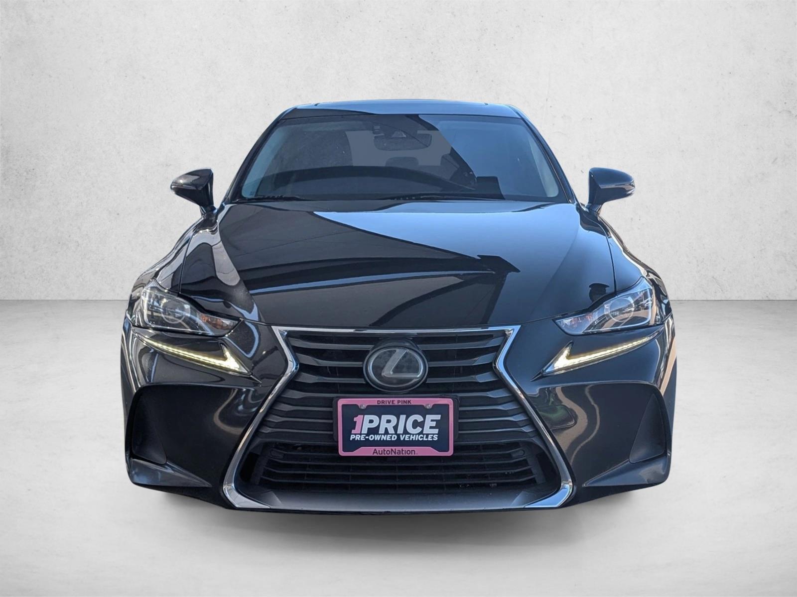 2019 Lexus IS 300 photo 2