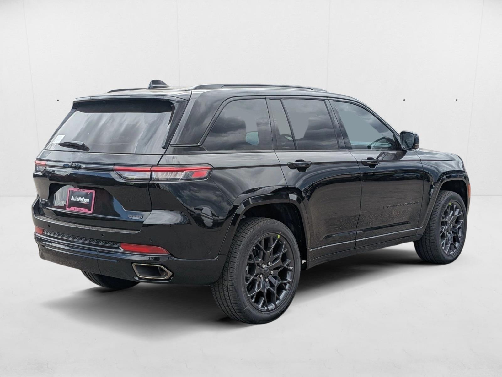 2025 Jeep Grand Cherokee Summit Reserve photo 2
