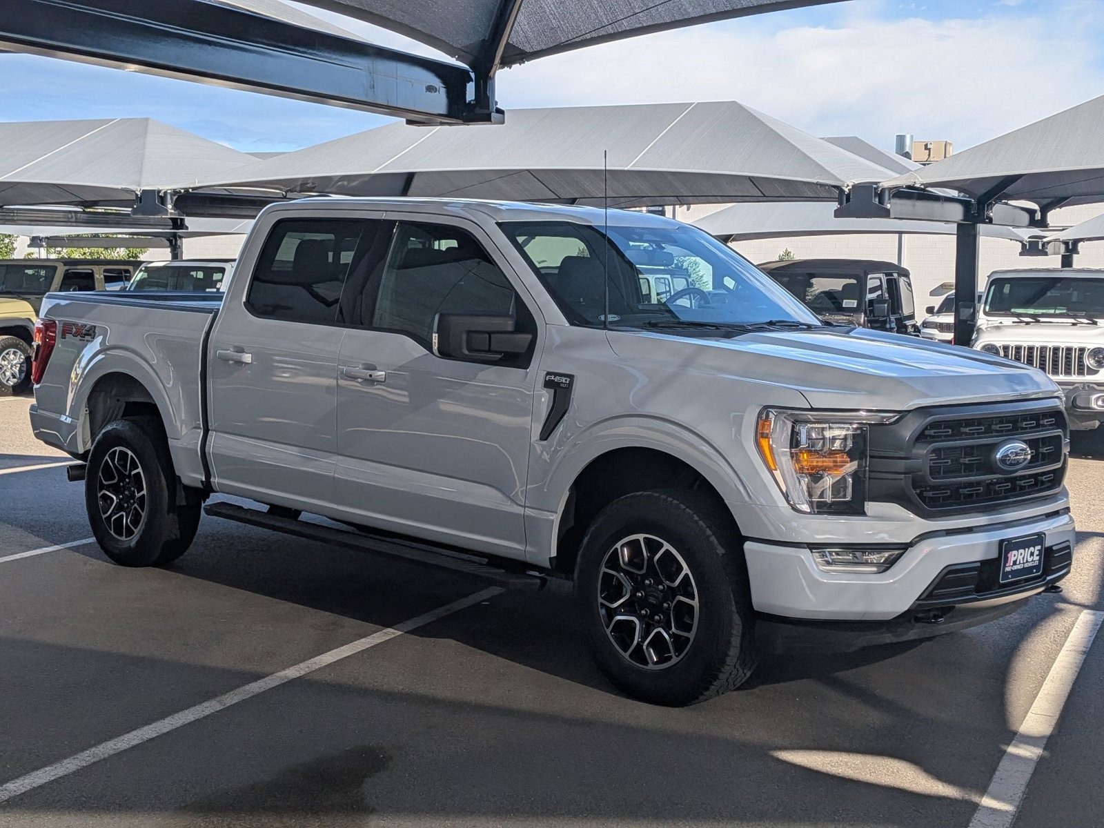 2022 Ford F-150 XLT photo 2