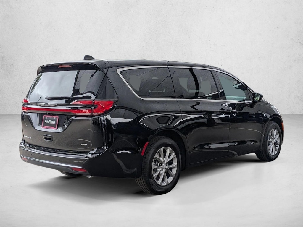 New 2026 Chrysler Pacifica Select Van Passenger Van