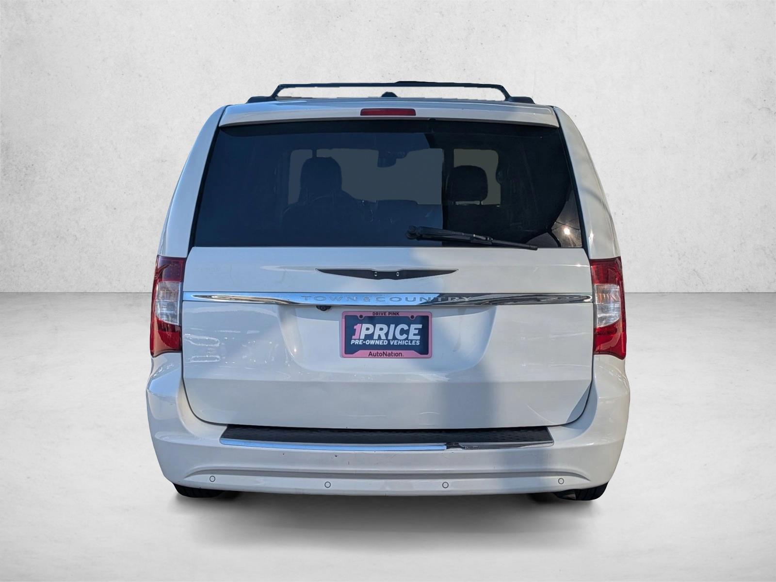 2013 Chrysler Town & Country photo 4