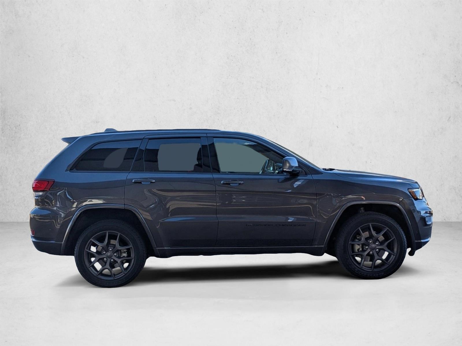 2021 Jeep Grand Cherokee Sport photo 3