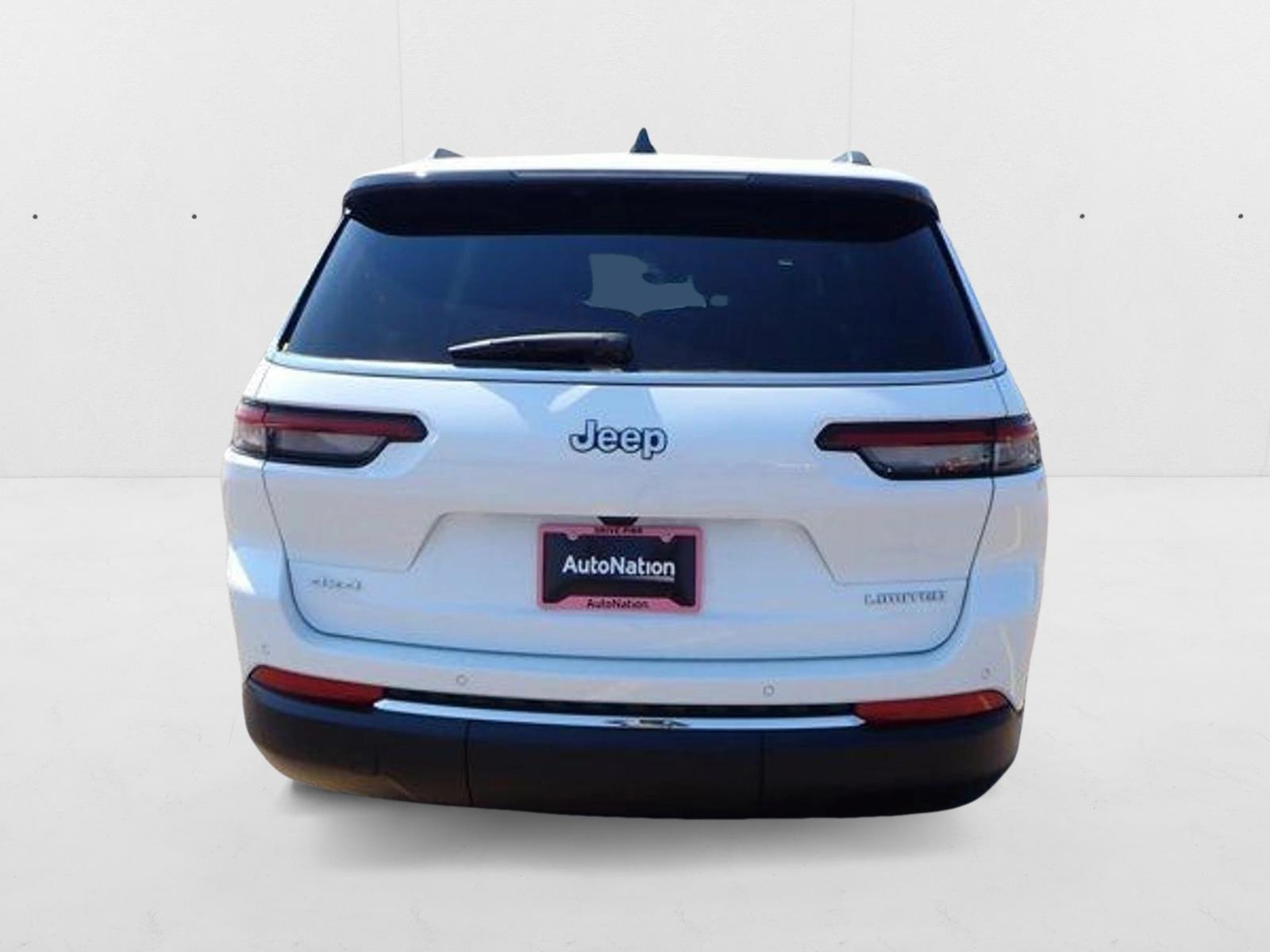 2025 Jeep Grand Cherokee Limited photo 3