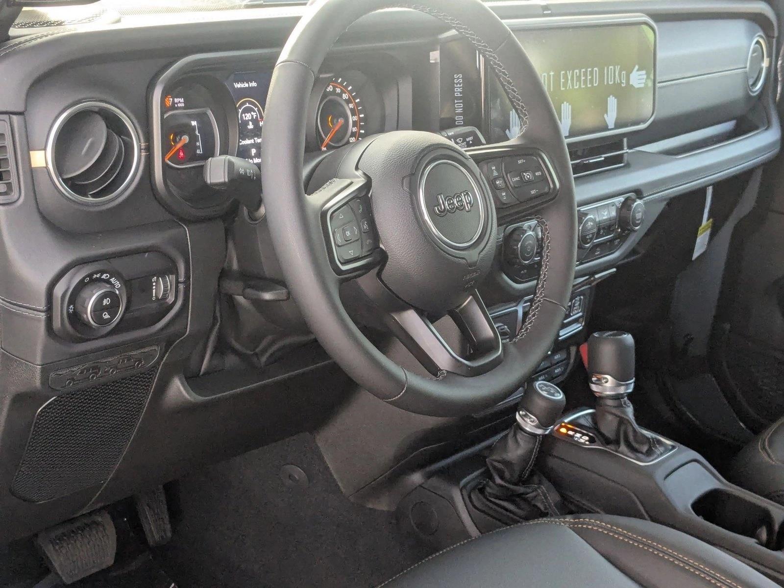 2025 Jeep Gladiator Sport photo 3