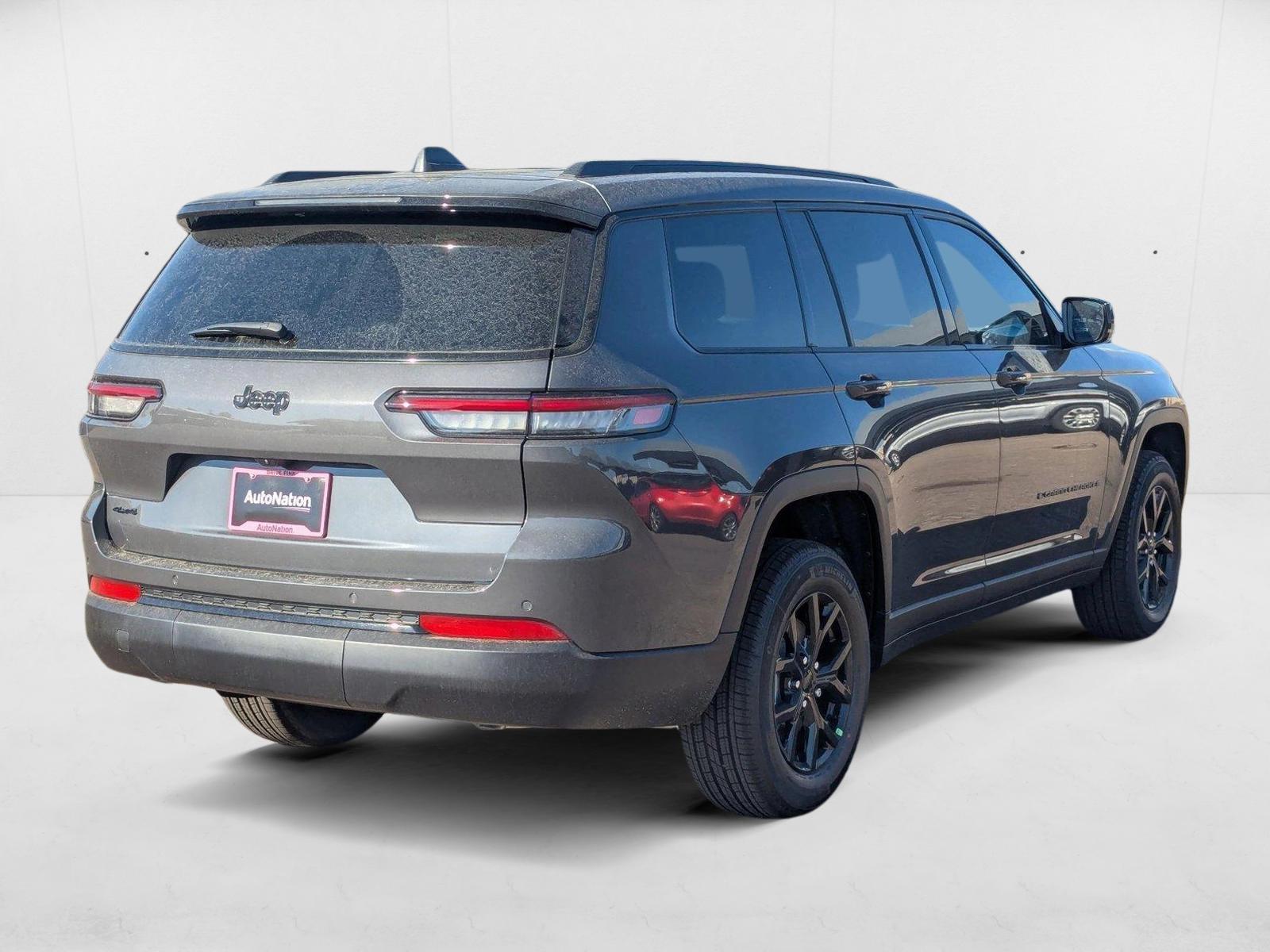 2025 Jeep Grand Cherokee Altitude X photo 2