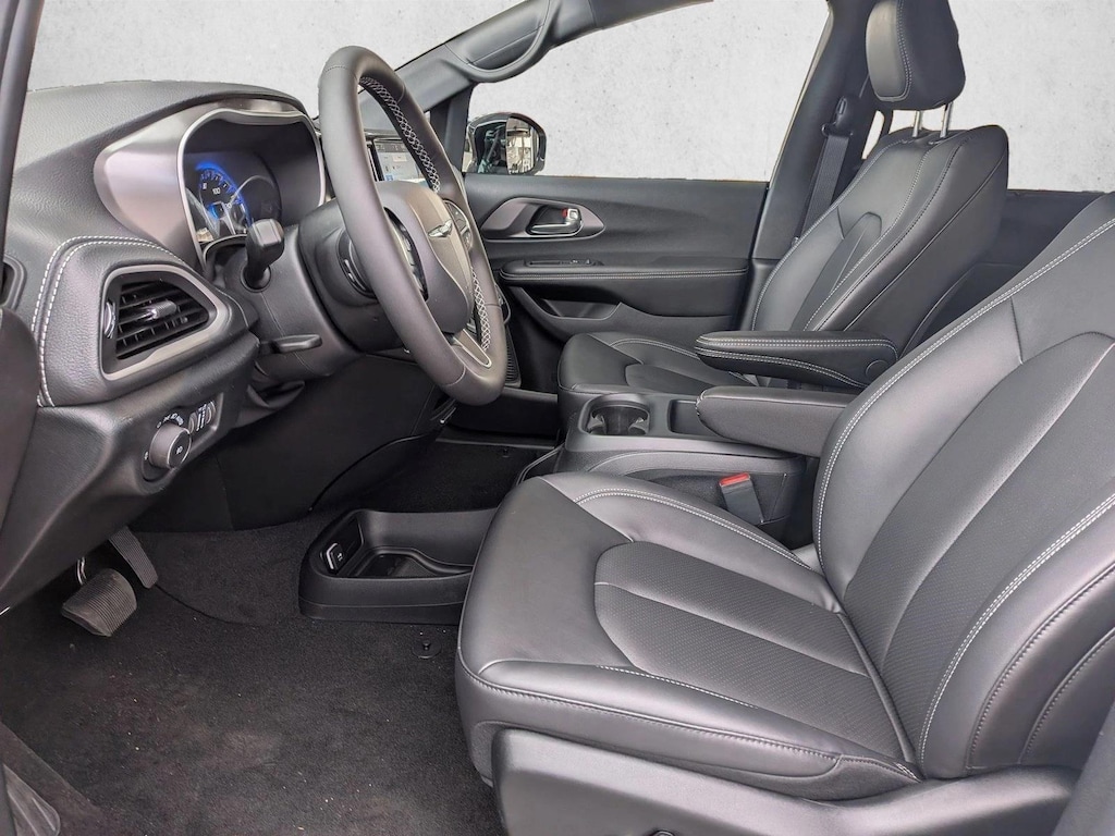 New 2026 Chrysler Pacifica Select Van Passenger Van