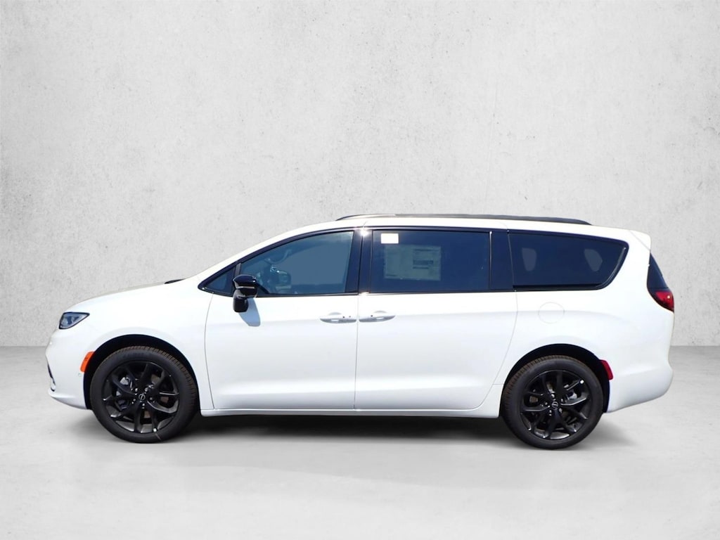 New 2026 Chrysler Pacifica Limited Van Passenger Van