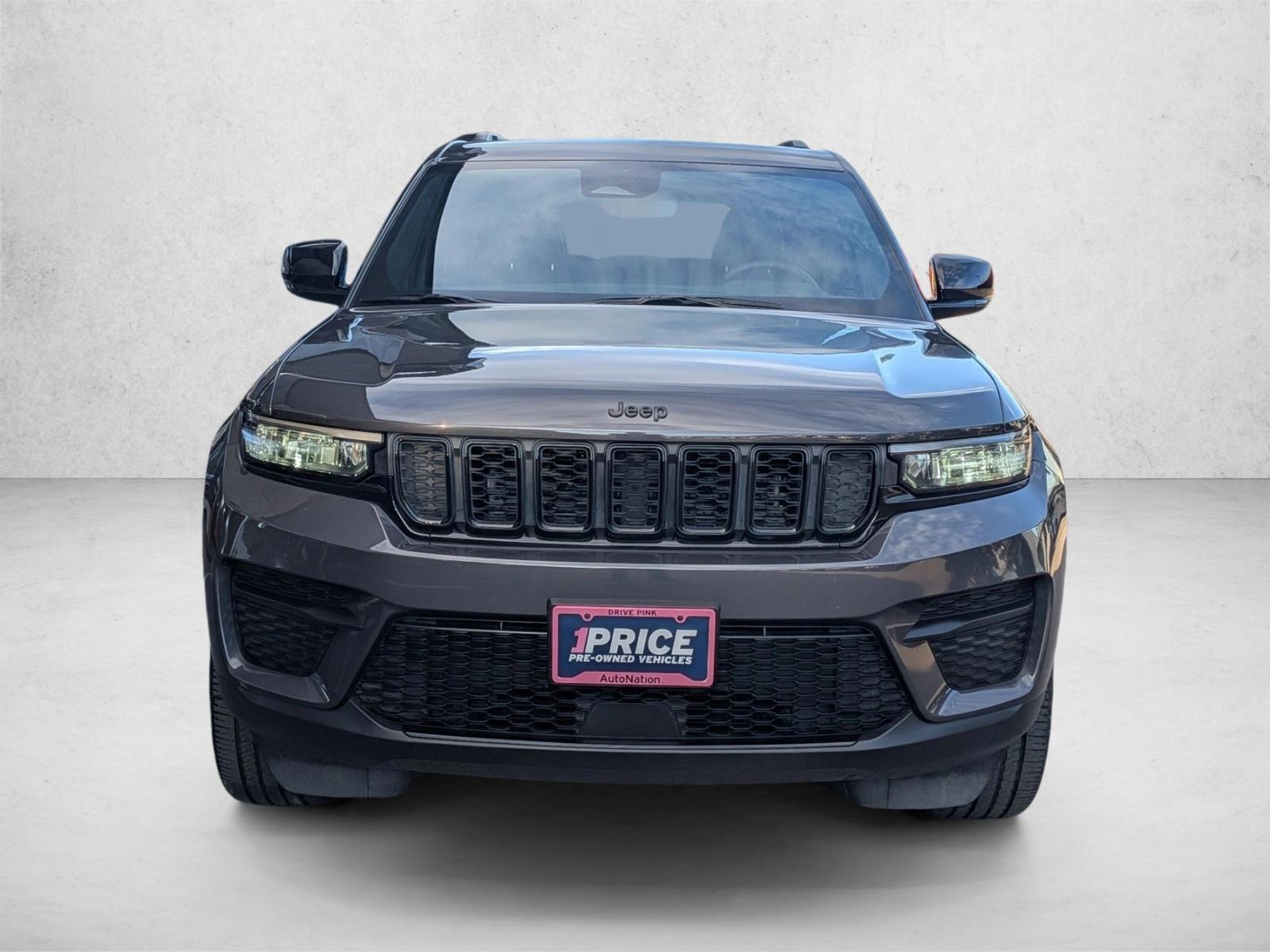 2023 Jeep Grand Cherokee Altitude photo 2