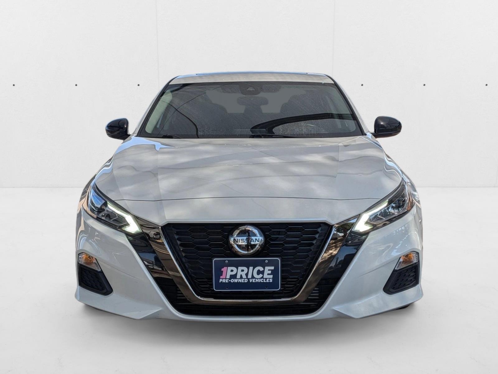 2022 Nissan Altima SR photo 2