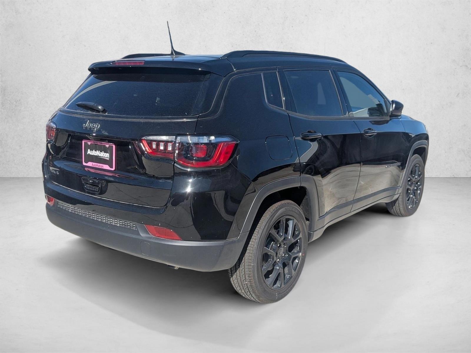 2026 Jeep Compass Latitude photo 2
