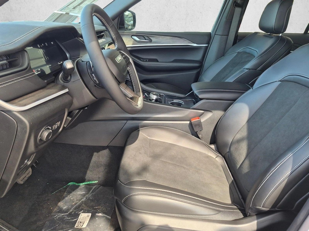 New 2026 Jeep Grand Cherokee Laredo Altitude SUV