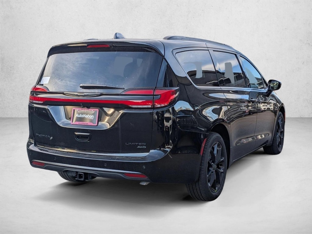 New 2026 Chrysler Pacifica Limited Van Passenger Van