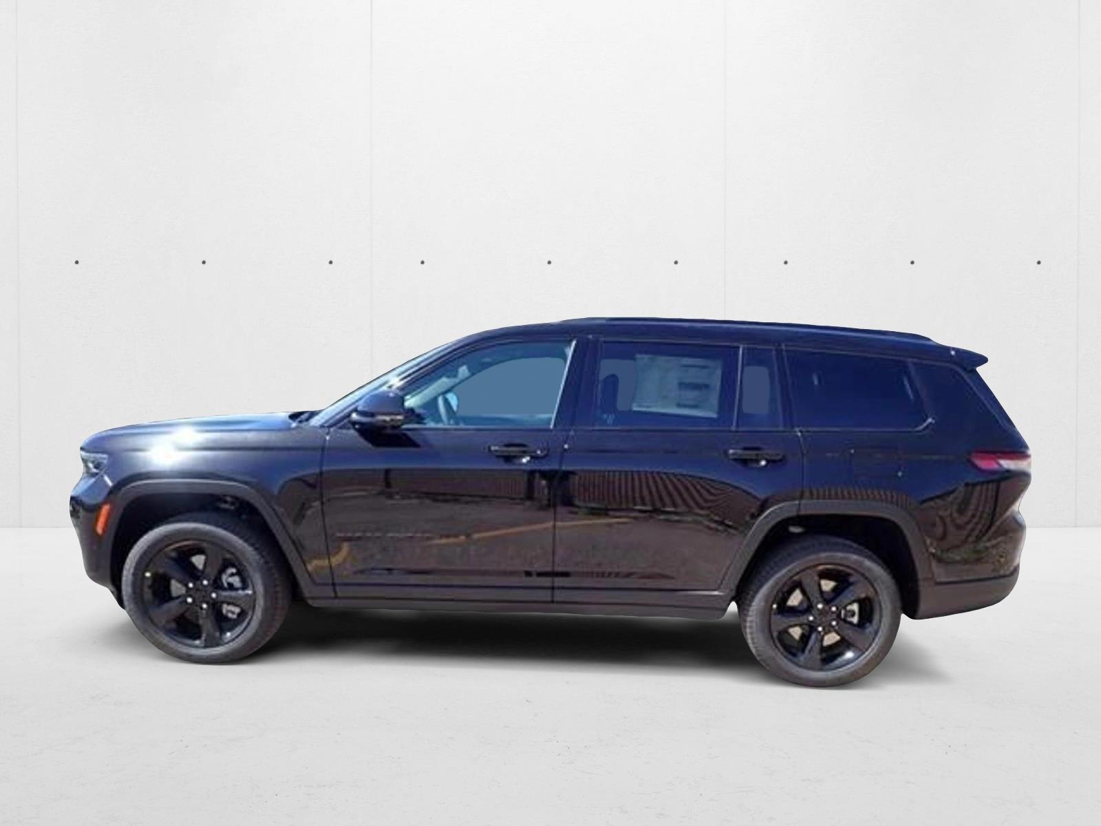 2025 Jeep Grand Cherokee Limited photo 2
