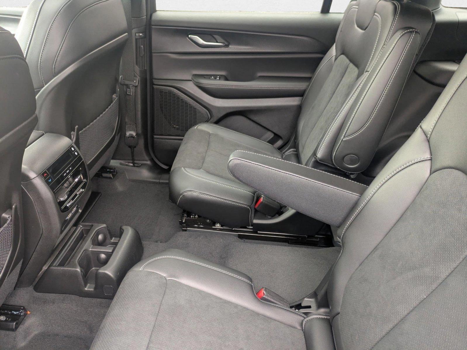 2025 Jeep Grand Cherokee L Altitude - Photo 14