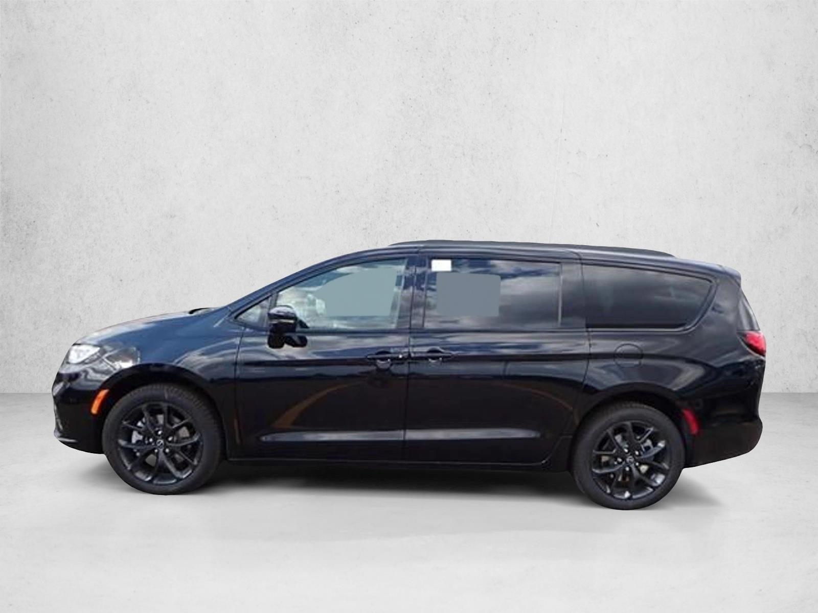 2026 Chrysler Pacifica Limited photo 2