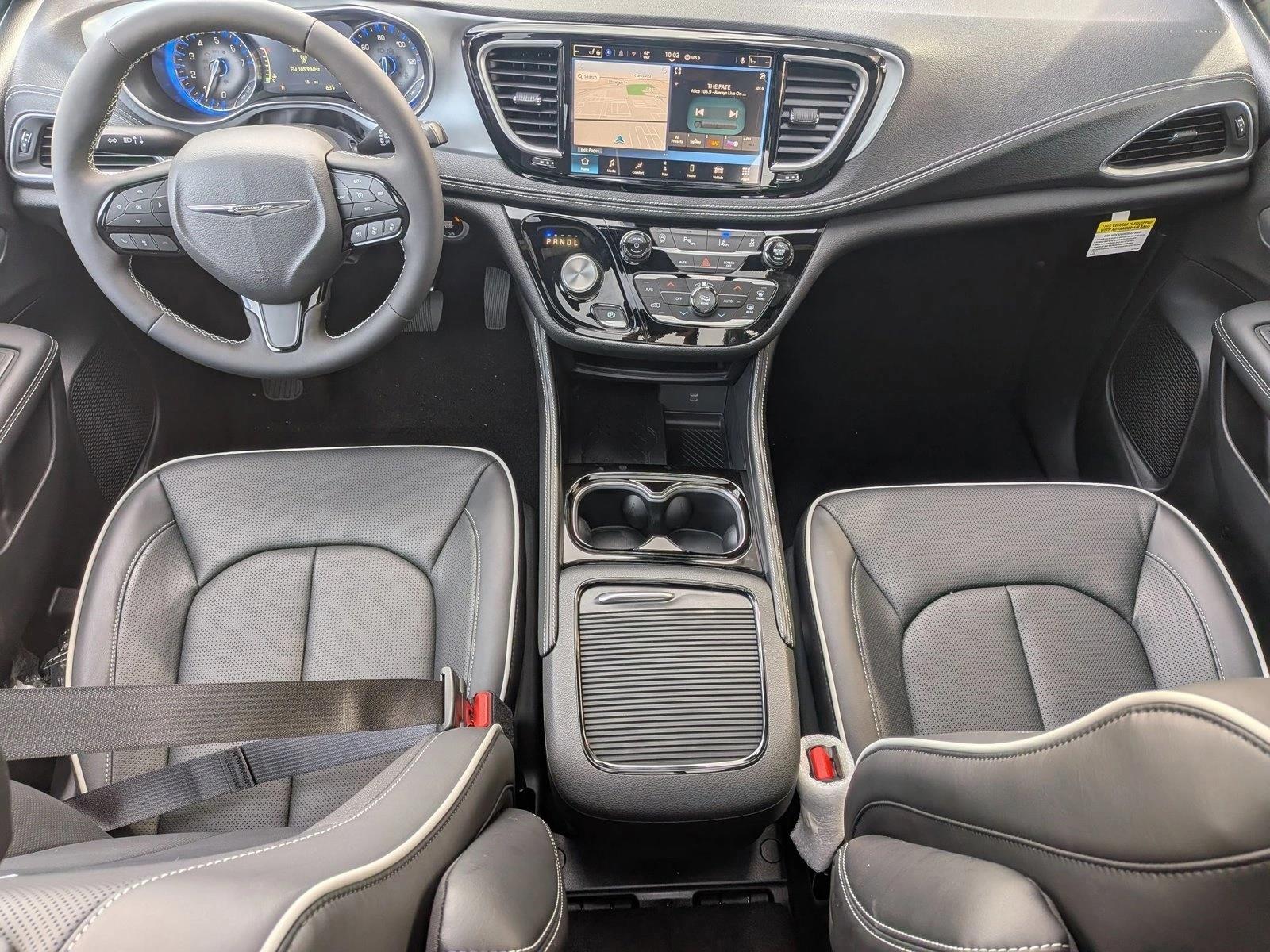 2026 Chrysler Pacifica Limited - Photo 15