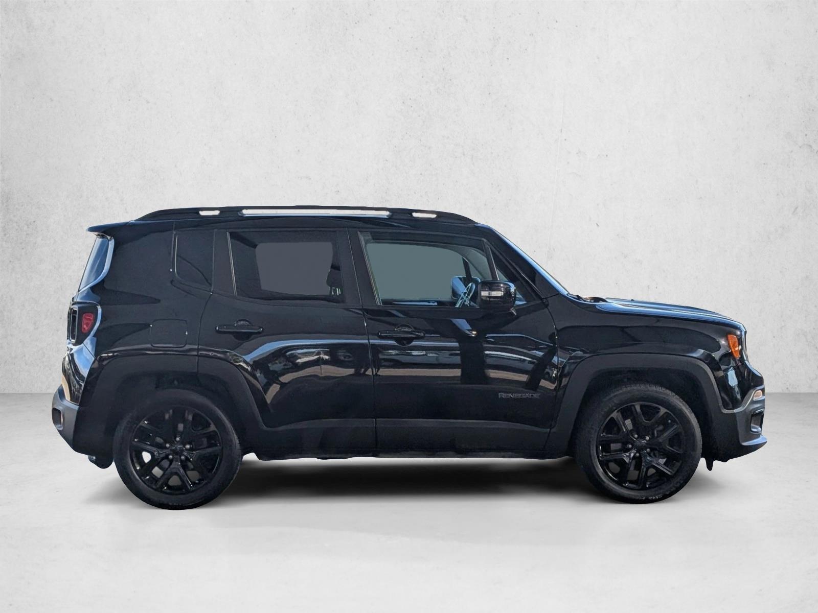 2017 Jeep Renegade Latitude North Edition photo 2