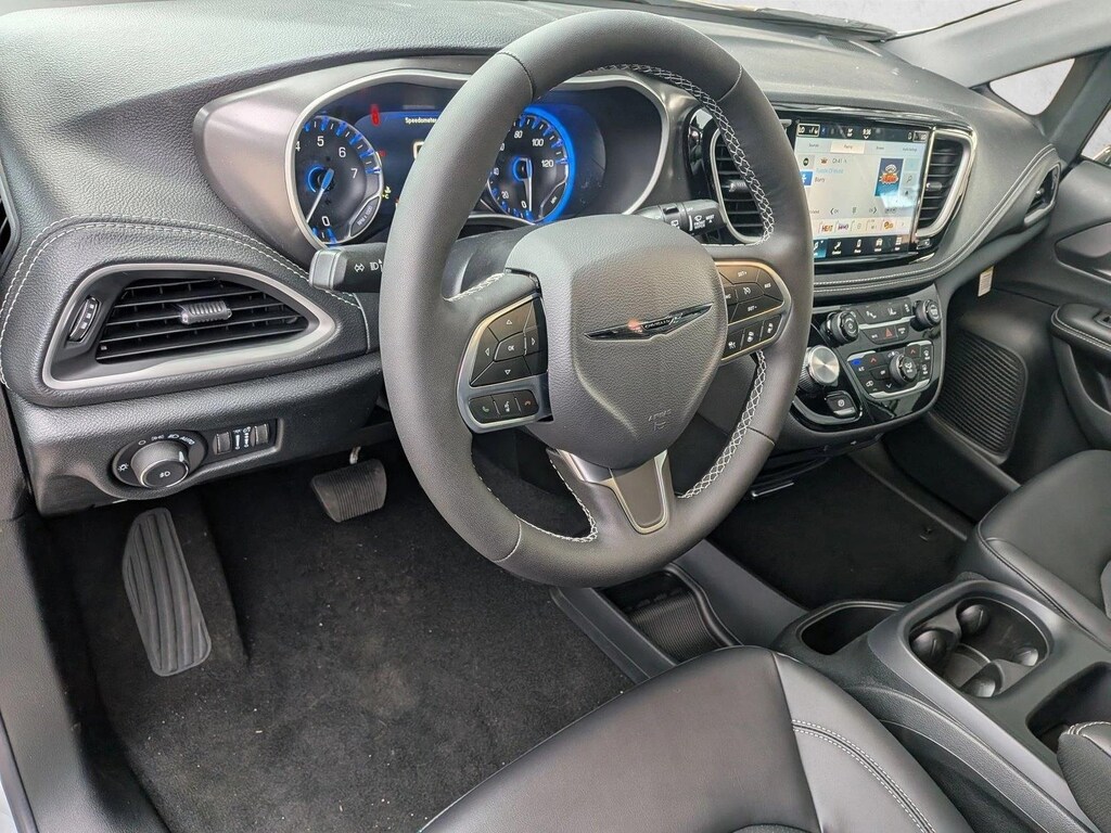 New 2026 Chrysler Pacifica Select Van Passenger Van