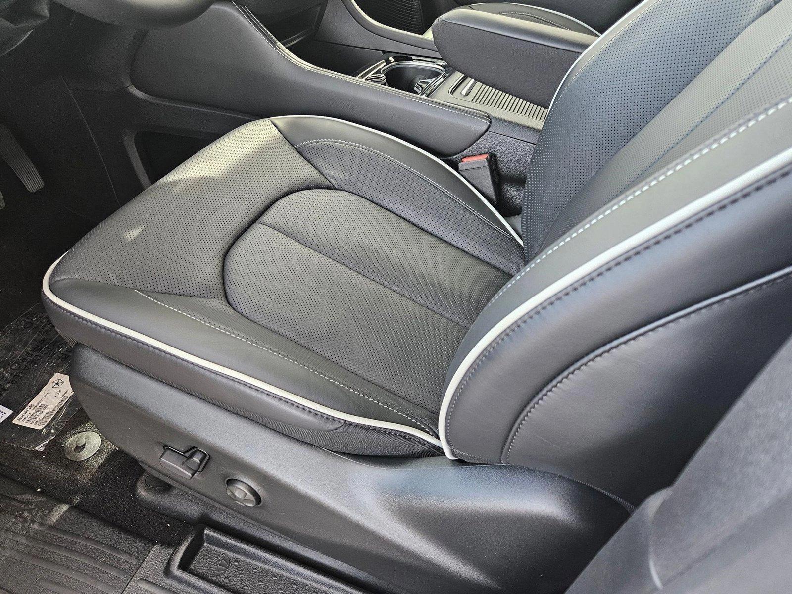 2025 Chrysler Pacifica Limited photo 3