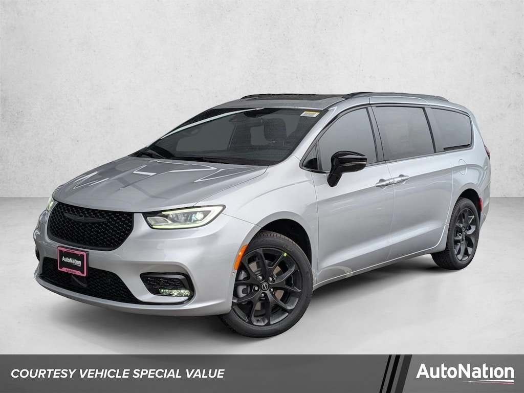 New 2026 Chrysler Pacifica Limited Van Passenger Van