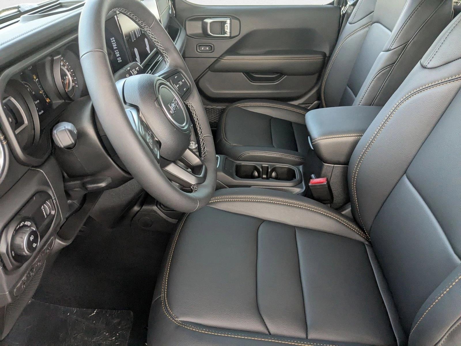 2025 Jeep Gladiator Sport photo 4